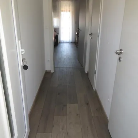 Eva Apartmanhaz 3 초팍