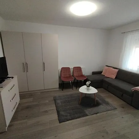 Eva Apartmanhaz 3 Csopak
