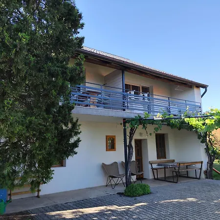Daire Eva Apartmanhaz 3 *