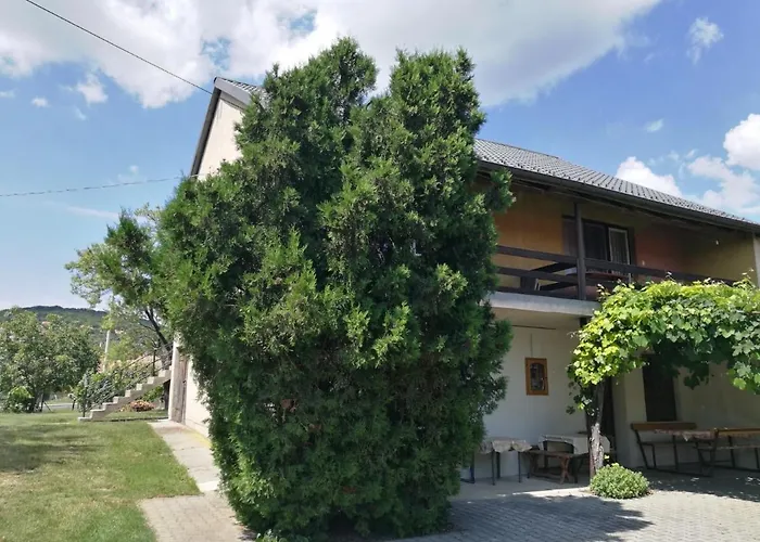 Eva Apartmanhaz 3 Csopak